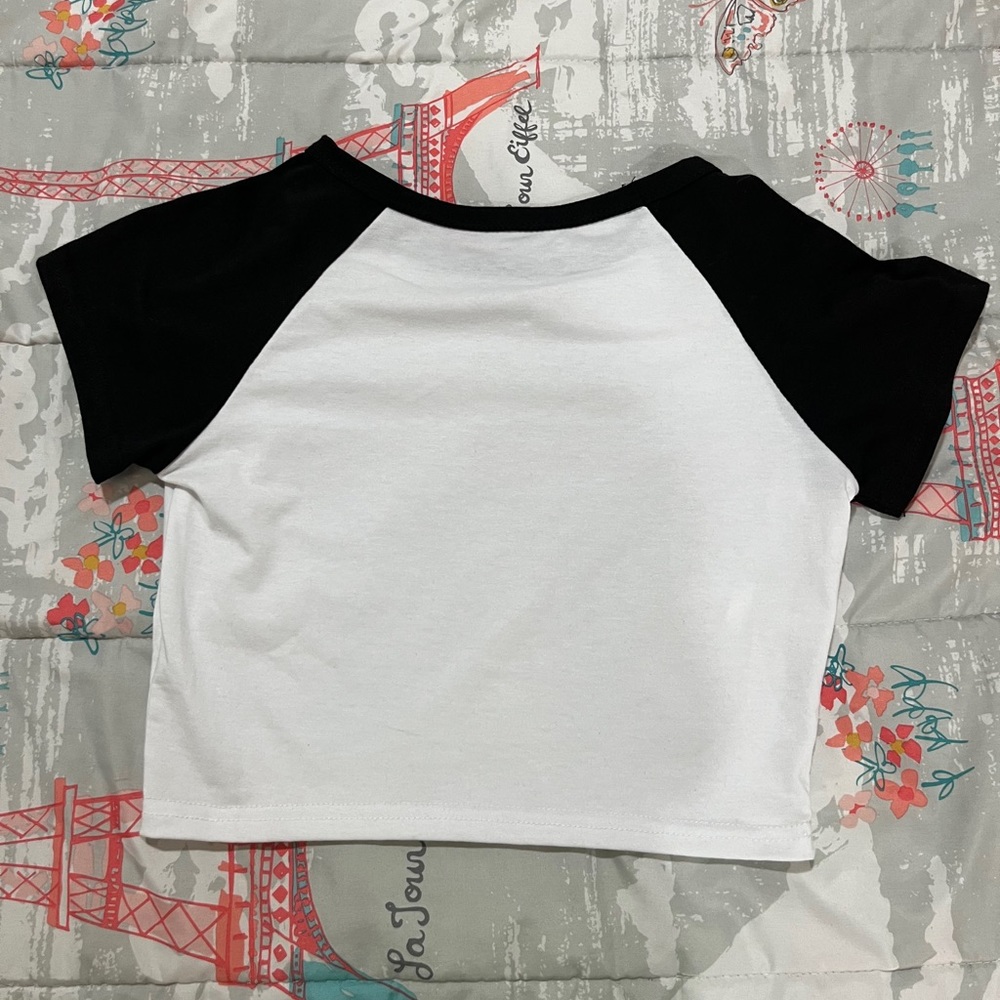 Short sleeve crop top